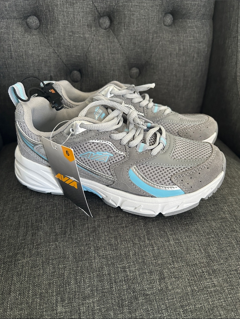 NEW 🆕 Avia Women’s Gray & Light Blue Mesh Athletic Sneakers size 6